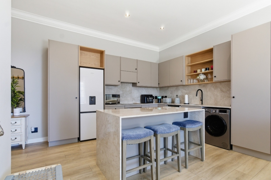 1 Bedroom Property for Sale in Sea Point Western Cape